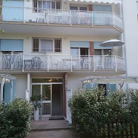 Casa Marialuigia - Appartamenti Solo Per Famiglie Lido di Jesolo Bagian luar foto