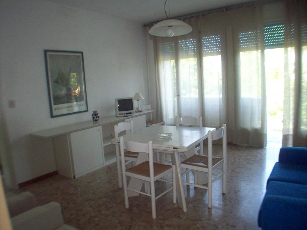 Casa Marialuigia - Appartamenti Solo Per Famiglie Lido di Jesolo Bagian luar foto