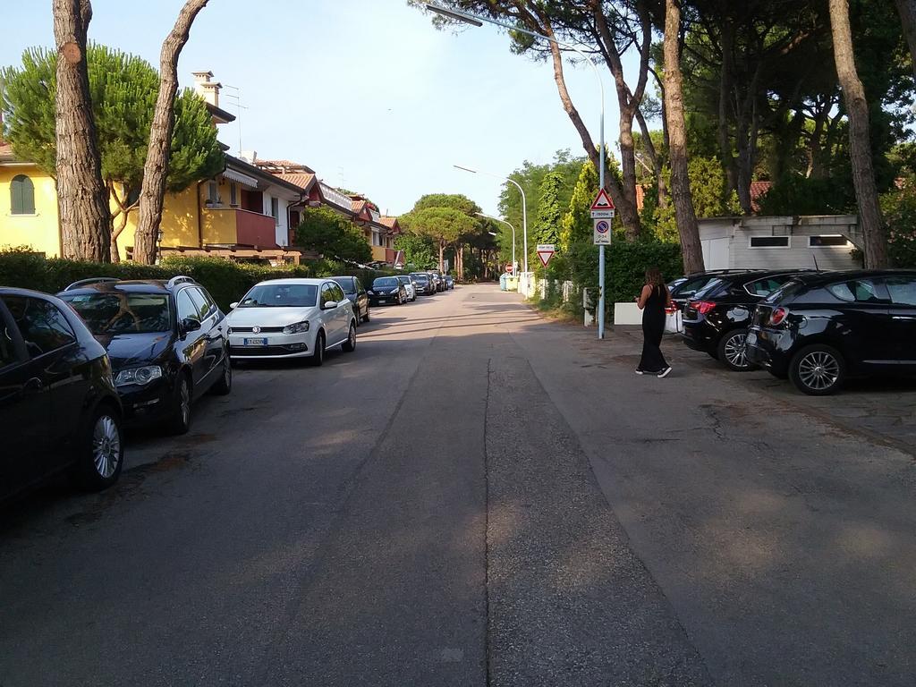 Casa Marialuigia - Appartamenti Solo Per Famiglie Lido di Jesolo Bagian luar foto